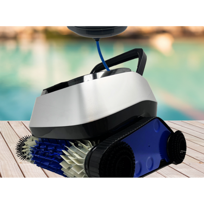 8STREME XL700i In-ground Battery Cleaner